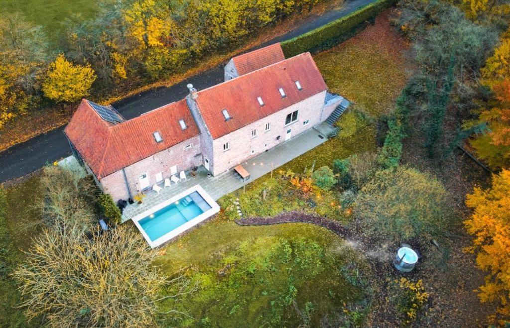 La Canopee Des Arbres, Anna Ellezelles Exterior photo